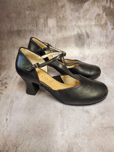 Load image into Gallery viewer, Italian Handcrafted Y-Strap 2.5” Charlotte Character Shoe #829
