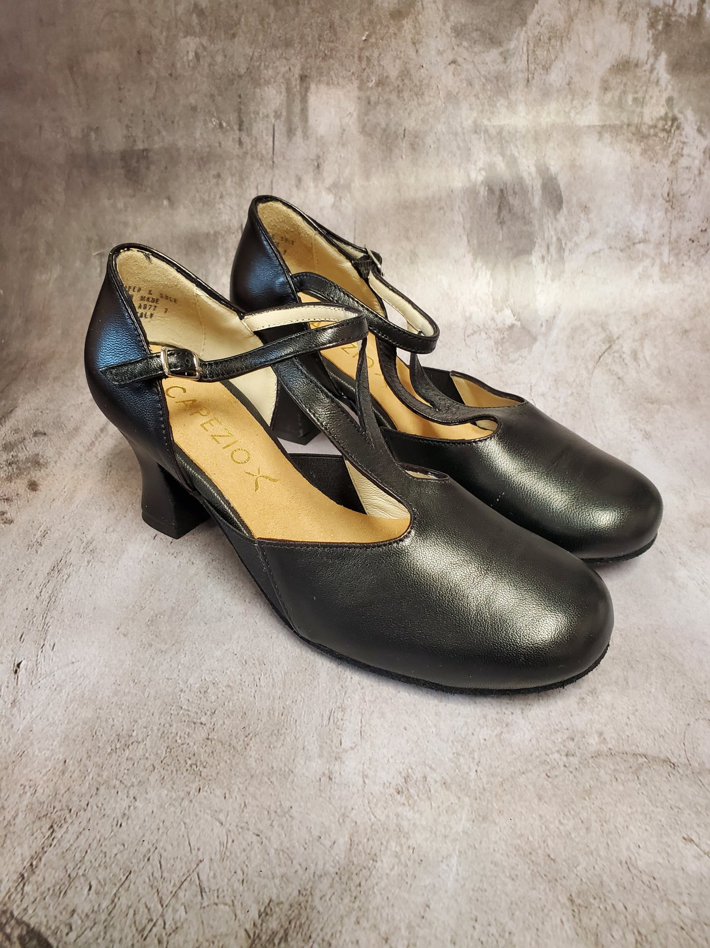 Italian Handcrafted Y-Strap 2.5” Charlotte Character Shoe #829