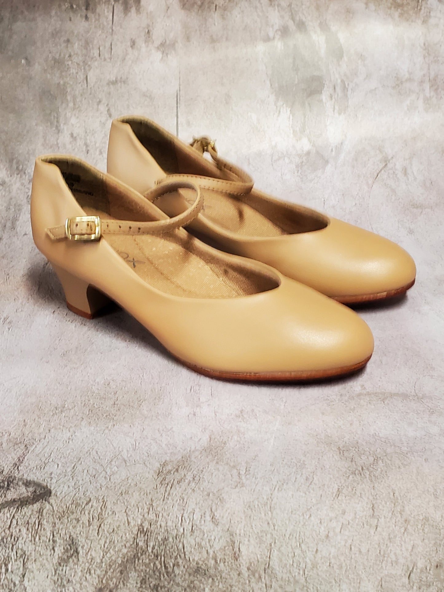 Capezio 1.5” Heel Character Shoes Caramel #550