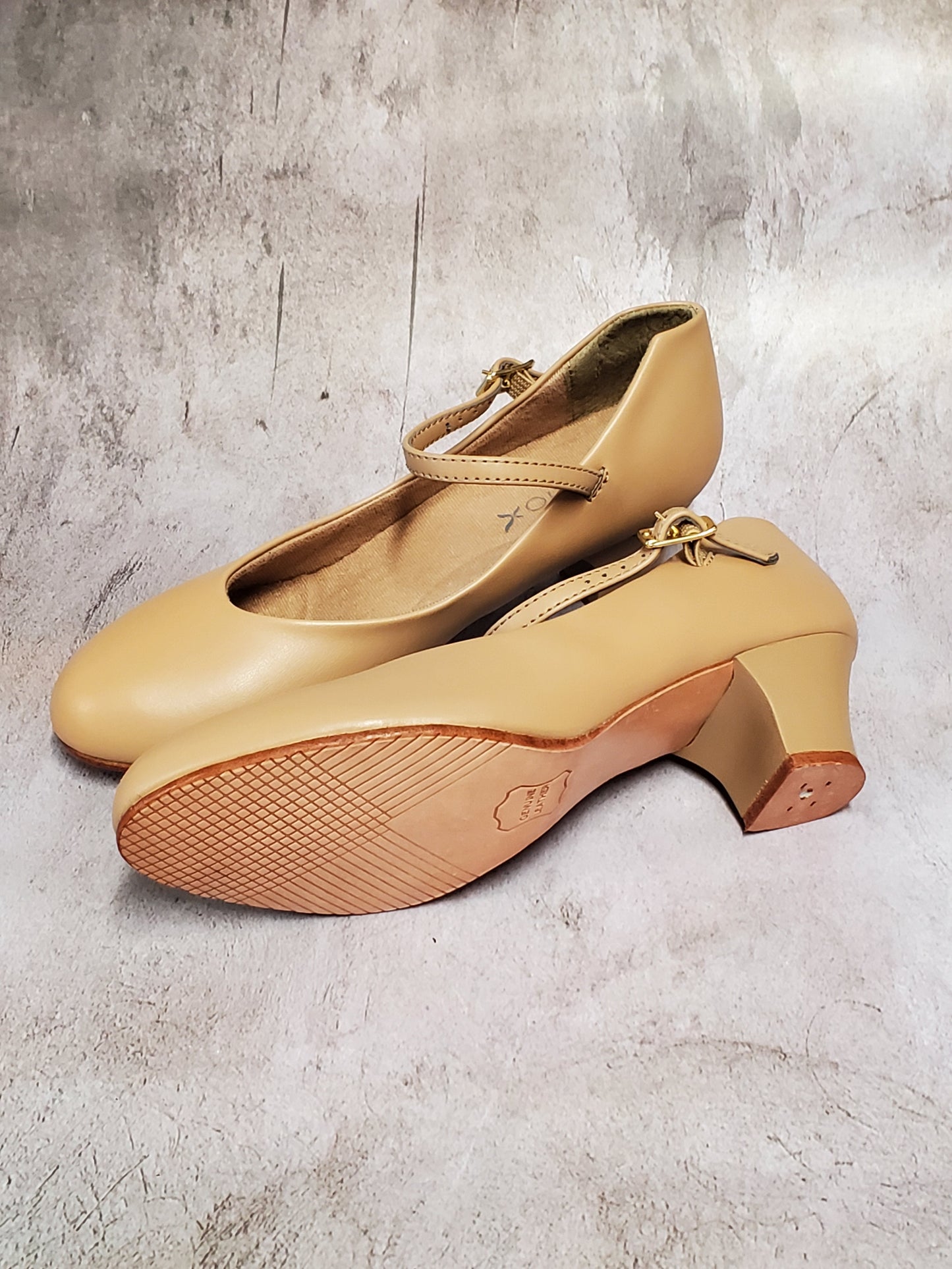 Capezio 1.5” Heel Character Shoes Caramel #550