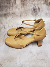 Load image into Gallery viewer, Bloch Womens Splitflex 2.5&quot; Character Shoes - Heels #390

