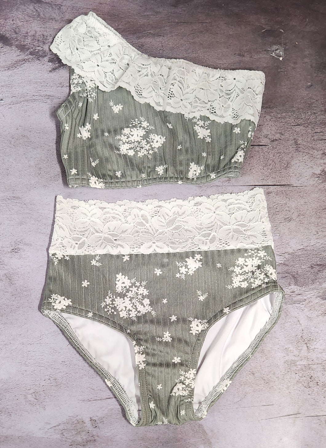 Sage with White Flowers and Lace Brief Set