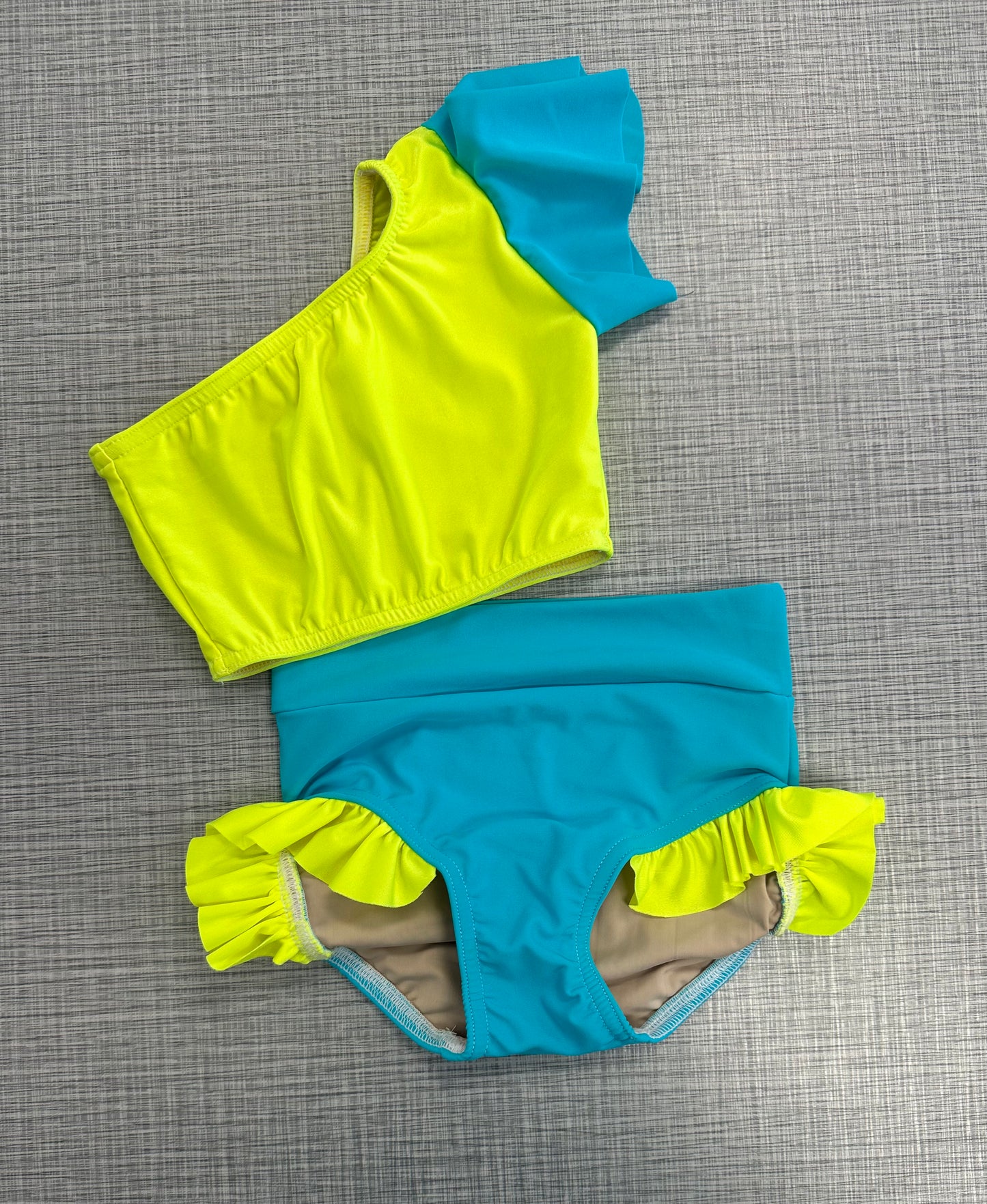 One Sleeve Flutter Brief Set