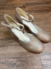 Load image into Gallery viewer, 2.5&quot; 50% Capezio Charlotte Character Shoe
