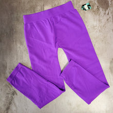 Load image into Gallery viewer, Kids One Size Capri Leggings

