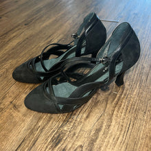 Load image into Gallery viewer, Capezio Black Ballroom Shoes: Adult 9.5M
