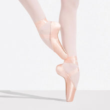 Load image into Gallery viewer, Capezio Kylee Pointe Shoes #1140
